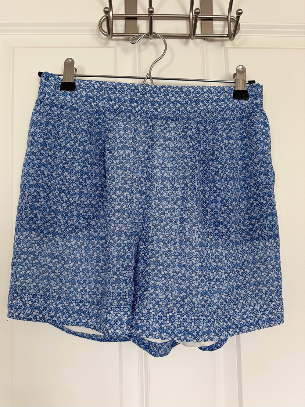 Skies Are Blue Blue Mosaic Print Women's Shorts